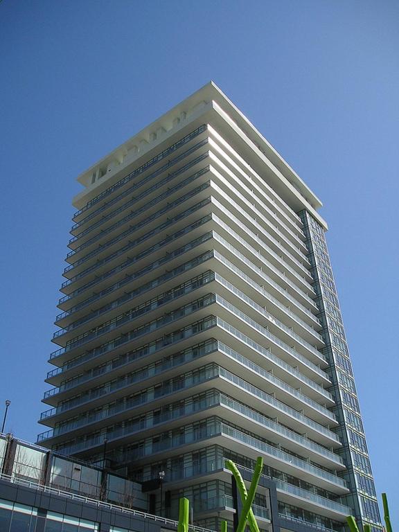 Square One Fully Furnished Suite มิสซิสซอกา ภายนอก รูปภาพ